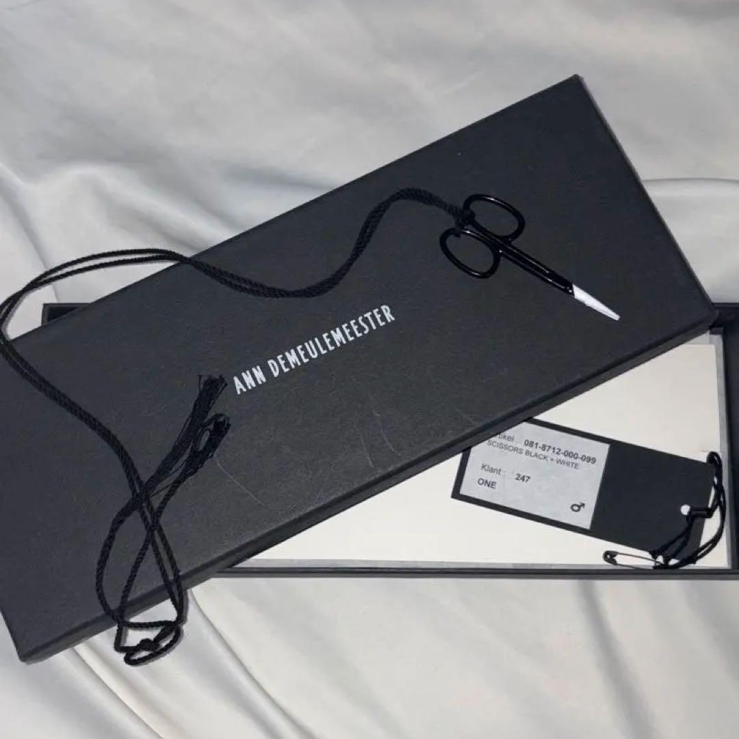 ANN DEMEULEMEESTER ハサミネックレス ブラック・ホワイト