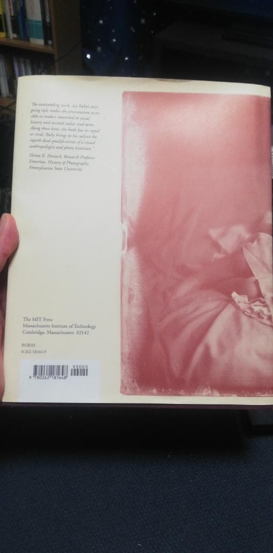 洋書 Secure the Shadow: Death and Photography