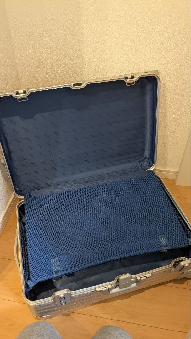 希少性高い2輪　Rimowa キャリーケース　スーツケース